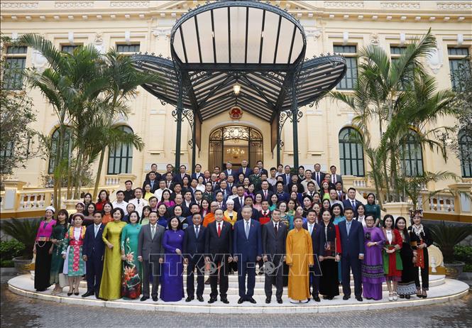 Tổng Bí thư, Chủ tịch nước Tô Lâm và lãnh đạo Đảng, Nhà nước với các đại biểu. Ảnh: Thống Nhất - TTXVN