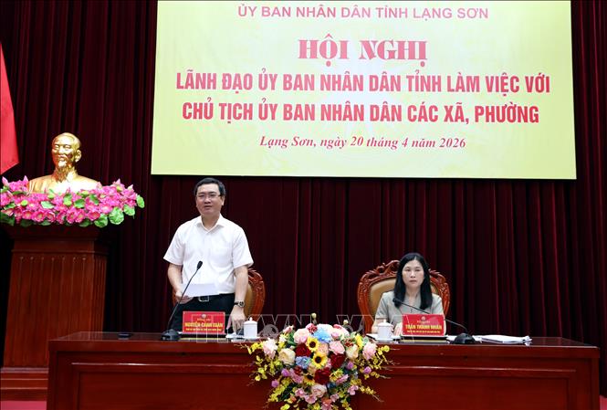 Chủ tịch UBND tỉnh Lạng Sơn Nguyễn Cảnh Toàn yêu cầu lãnh đạo các xã linh hoạt để hoàn thành nhiệm vụ giai đoạn mới. Ảnh: Văn Đạt - TTXVN