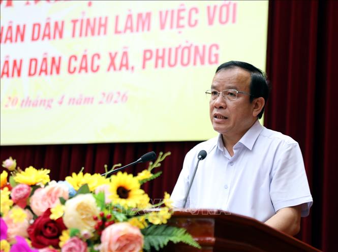 Giám đốc Sở Tài chính tỉnh Lạng Sơn Phan Hồng Tiến báo cáo kết quả phát triển kinh tế - xã hội quý 1/2026. Ảnh: Văn Đạt - TTXVN