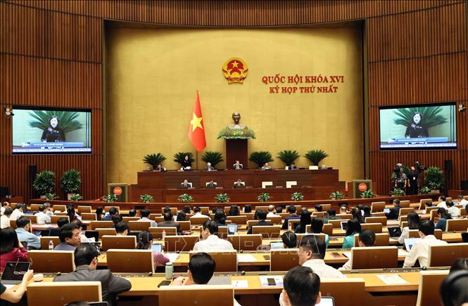 Phó Chủ tịch Quốc hội Nguyễn Thị Hồng điều hành phiên họp. Ảnh: An Đăng - TTXVN