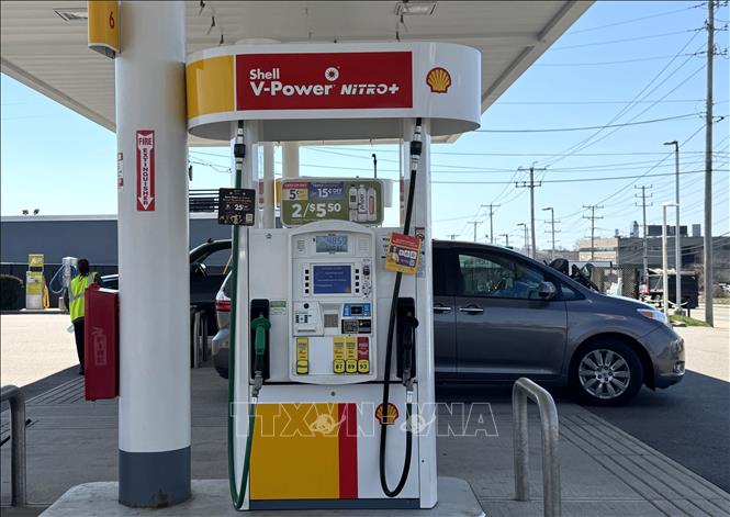Một trạm bán xăng tại bang Rhode Island, Mỹ. Ảnh: Đoàn Hùng - PV TTXVN tại Mỹ