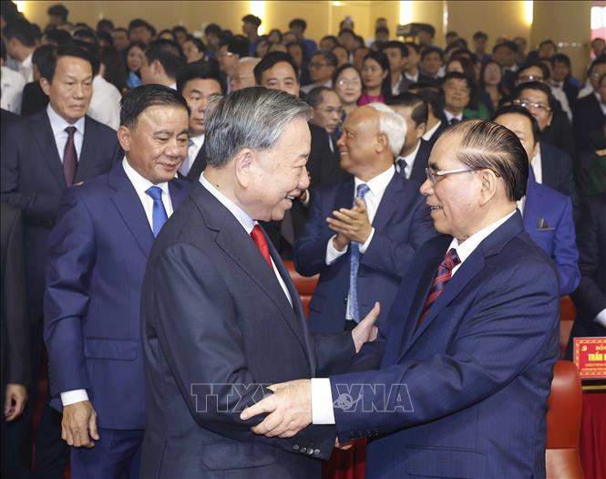 Tổng Bí thư, Chủ tịch nước Tô Lâm và các đồng chí lãnh đạo, nguyên lãnh đạo Đảng, Nhà nước tham dự lễ kỷ niệm. Ảnh: Thống Nhất -TTXVN