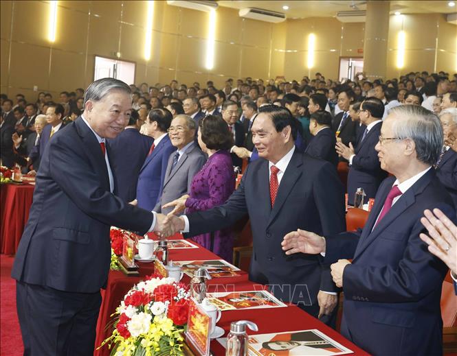 Tổng Bí thư, Chủ tịch nước Tô Lâm và các đồng chí lãnh đạo, nguyên lãnh đạo Đảng, Nhà nước tham dự lễ kỷ niệm. Ảnh: Thống Nhất -TTXVN