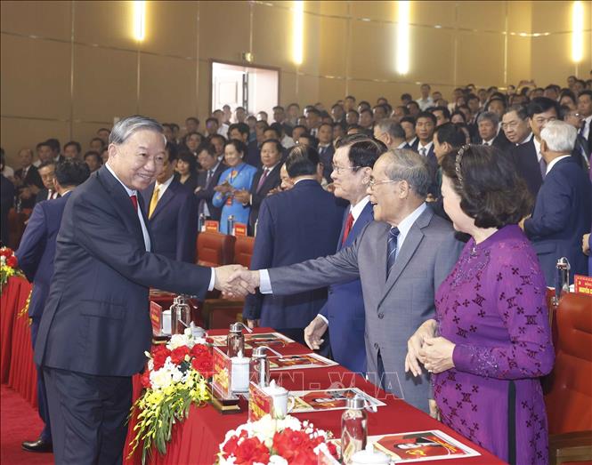 Tổng Bí thư, Chủ tịch nước Tô Lâm và các đồng chí lãnh đạo, nguyên lãnh đạo Đảng, Nhà nước tham dự lễ kỷ niệm. Ảnh: Thống Nhất -TTXVN