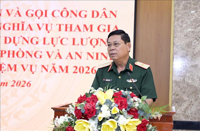 Thiếu tướng Quách Văn Nhỏ, Phó Tư lệnh Quân khu 9, phát biểu chỉ đạo hội nghị. Ảnh: Văn Sĩ - TTXVN