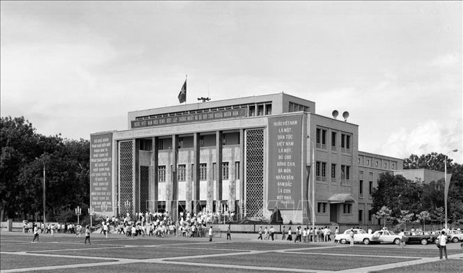 Ngày 25/6/1976, Kỳ họp thứ Nhất, Quốc hội nước Việt Nam thống nhất long trọng khai mạc tại hội trường Ba Đình (Hà Nội). Ảnh: TTXVN
