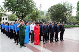 Lãnh đạo thành phố Hà Nội dâng hoa kỷ niệm 156 năm Ngày sinh V.I.Lenin