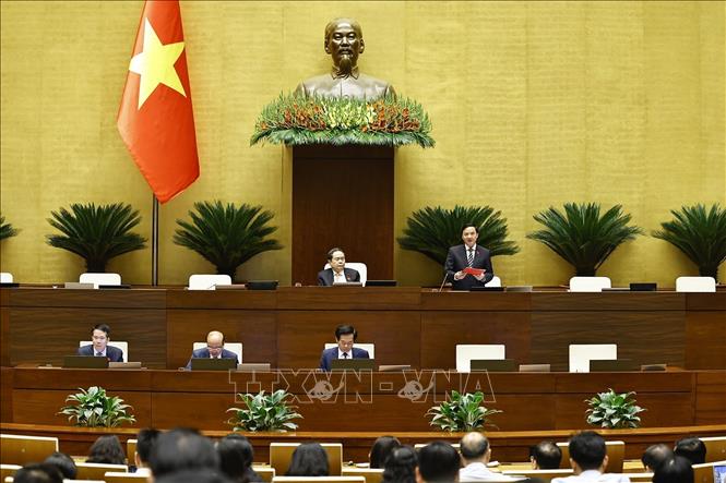 Phó Chủ tịch Quốc hội Nguyễn Khắc Định điều hành nội dung về Dự thảo Nghị quyết của Quốc hội về việc thành lập thành phố Đồng Nai trực thuộc Trung ương. Ảnh: Doãn Tấn - TTXVN