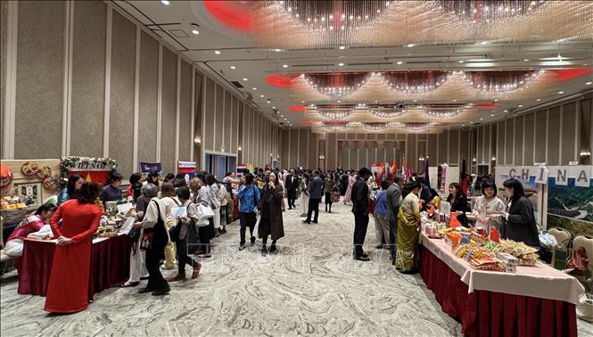 Quang cảnh Hội chợ từ thiện ALFS 2026. Ảnh: Phạm Tuân - PV TTXVN tại Nhật Bản