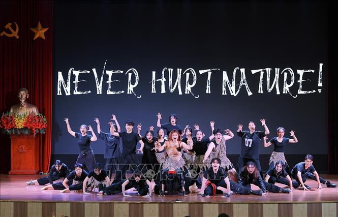 Phần thi Tài năng của các đội thi HNUE English Challenge 2026. Ảnh: Lê Đông - TTXVN