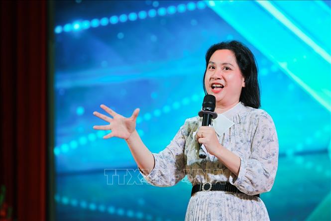 TS. Trần Hương Quỳnh, Trưởng khoa Tiếng Anh chia sẻ tại HNUE English Challenge 2026. Ảnh: Lê Đông - TTXVN