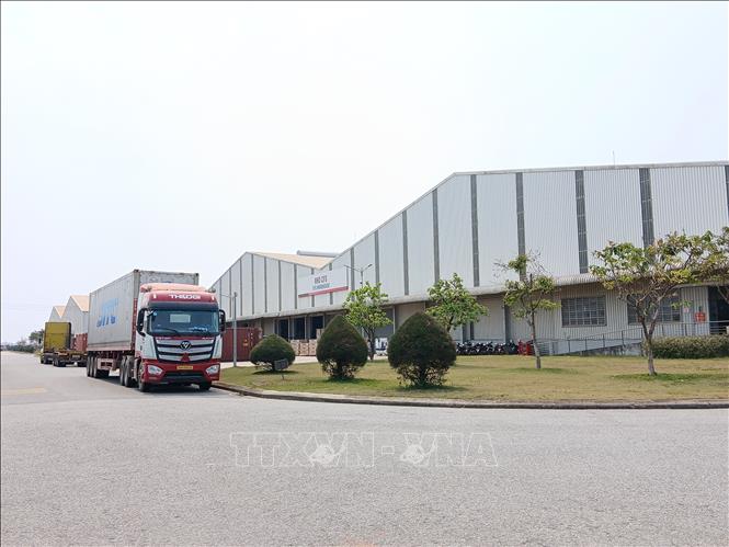 Hệ thống kho ngoại quan, kho CFS tại Cảng quốc tế Chu Lai. Ảnh: Mỹ Hà - TTXVN