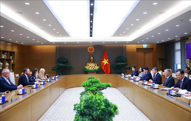 Thủ tướng Lê Minh Hưng tiếp Bộ trưởng Ngoại giao Estonia Margus Tsahkna. Ảnh: Dương Giang – TTXVN 