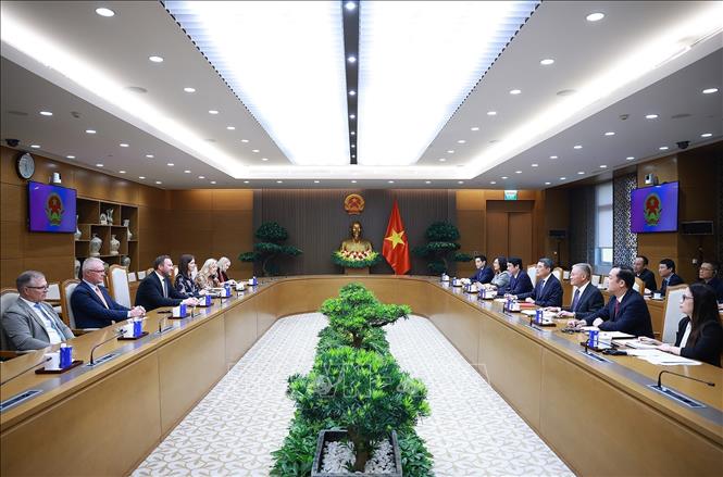 Thủ tướng Lê Minh Hưng tiếp Bộ trưởng Ngoại giao Estonia Margus Tsahkna. Ảnh: Dương Giang – TTXVN 