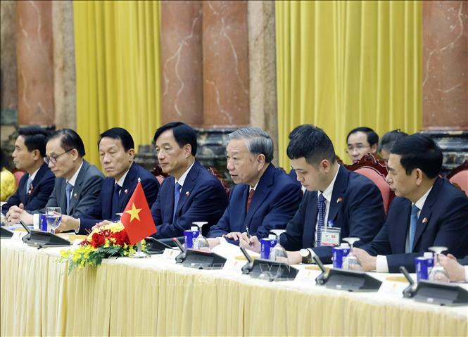 Tổng Bí thư, Chủ tịch nước Tô Lâm và đoàn cấp cao Việt Nam tại cuộc hội đàm. Ảnh: Thống Nhất – TTXVN