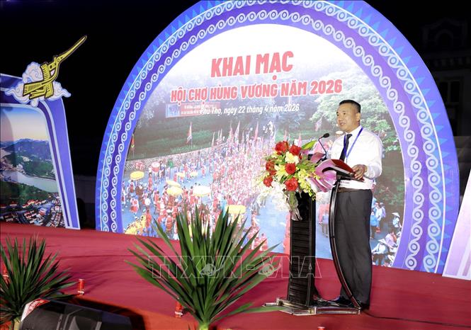 Giám đốc Sở Công thương tỉnh Phú Thọ Trần Quang Tuấn phát biểu khai mạc Hội chợ Hùng Vương năm 2026. Ảnh: Hoàng Hùng – TTXVN 