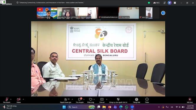 Đại diện Hội đồng Tơ lụa trung ương (CSB) phát biểu tại hội thảo. Ảnh: Ngọc Thúy - P/v TTXVN tại Ấn Độ
