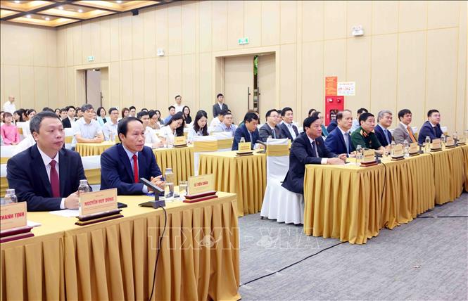 Phó Thủ tướng Lê Tiến Châu và Phó Chủ tịch Quốc hội Nguyễn Khắc Định cùng các đại biểu tham dự buổi lễ. Ảnh: Phạm Kiên - TTXVN 