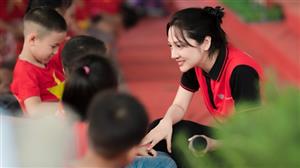 Bảo Anh mang niềm vui đến trẻ em vùng biên cương