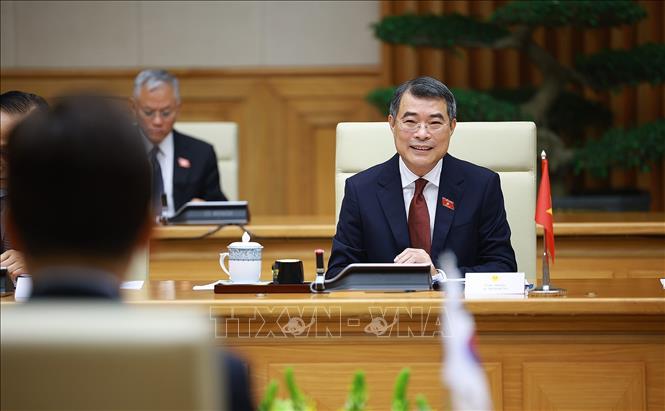 Thủ tướng Lê Minh Hưng hội kiến Tổng thống Hàn Quốc Lee Jae Myung. Ảnh: Dương Giang – TTXVN
