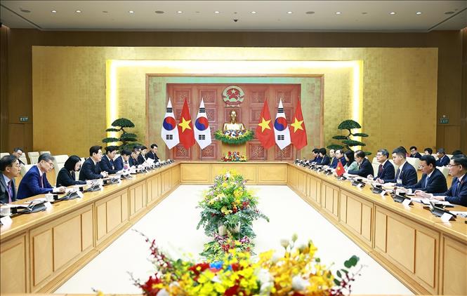 Thủ tướng Lê Minh Hưng hội kiến Tổng thống Hàn Quốc Lee Jae Myung. Ảnh: Dương Giang – TTXVN
