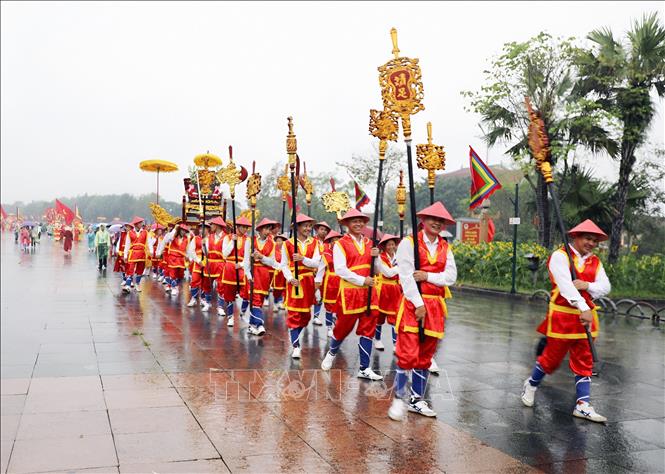 Lễ rước kiệu của các xã, phường về Khu di tích lịch sử Quốc gia đặc biệt Đền Hùng. Ảnh: Tạ Toàn - TTXVN