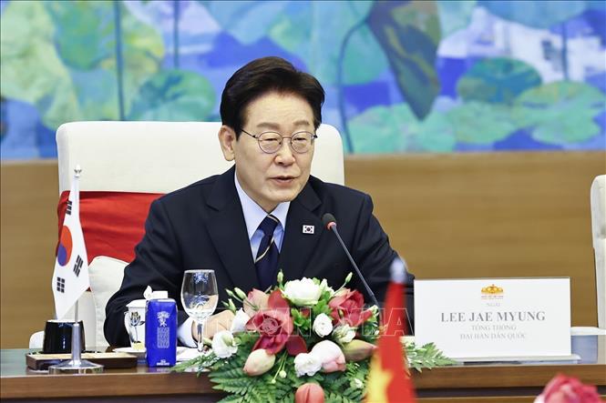 Tổng thống Hàn Quốc Lee Jae Myung phát biểu tại cuộc hội kiến Chủ tịch Quốc hội Trần Thanh Mẫn. Ảnh: Doãn Tấn - TTXVN