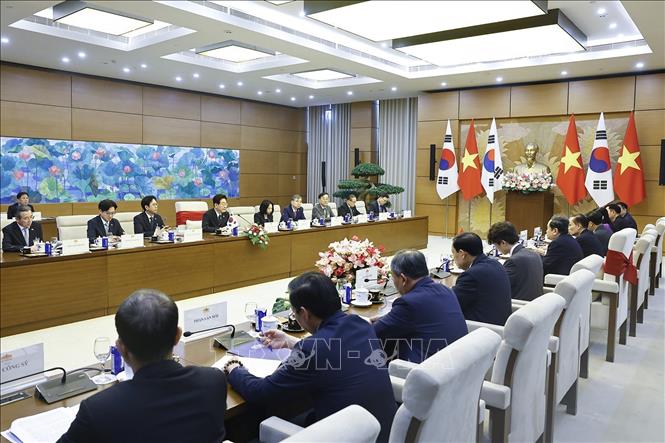  Chủ tịch Quốc hội Trần Thanh Mẫn hội kiến Tổng thống Hàn Quốc Lee Jae Myung.  Ảnh: Doãn Tấn - TTXVN