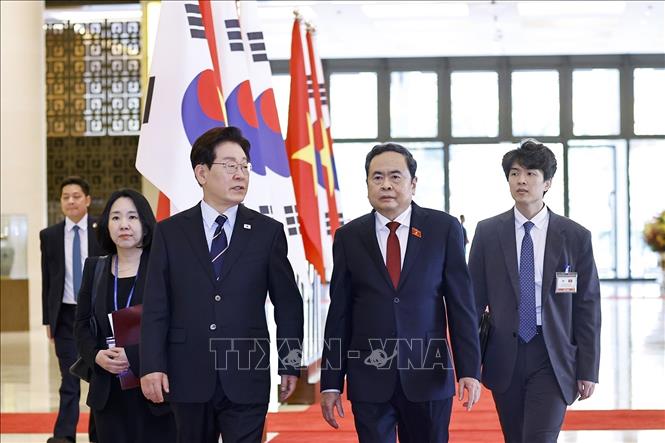 Chủ tịch Quốc hội Trần Thanh Mẫn và Tổng thống Hàn Quốc Lee Jae Myung. Ảnh: Doãn Tấn - TTXVN