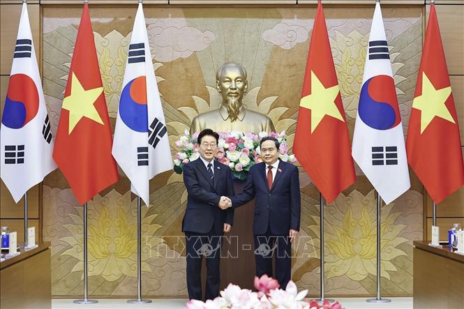 Chủ tịch Quốc hội Trần Thanh Mẫn hội kiến Tổng thống Hàn Quốc Lee Jae Myung. Ảnh: Doãn Tấn - TTXVN