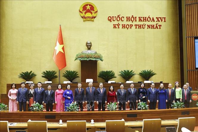 Lãnh đạo Đảng, Nhà nước chụp ảnh lưu niệm với đoàn đại biểu Quốc hội tỉnh Lào Cai. Ảnh: Doãn Tấn - TTXVN