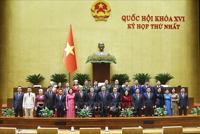 Lãnh đạo Đảng, Nhà nước chụp ảnh lưu niệm với đoàn đại biểu Quốc hội tỉnh Phú Thọ. Ảnh: Doãn Tấn - TTXVN