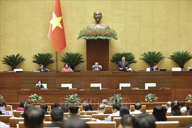 Phó Chủ tịch Quốc hội Nguyễn Khắc Định điều hành phiên họp. Ảnh: Doãn Tấn - TTXVN