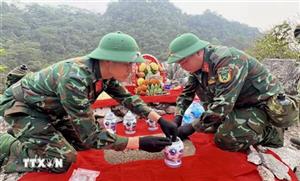 Phát hiện, cất bốc mộ tập thể liệt sỹ tại Điểm cao 211 thuộc xã Thanh Thủy