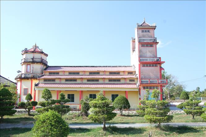 Tòa thánh Ngọc Minh đã được sơn sửa lại khang trang hơn. Ảnh: Chanh Đa - TTXVN