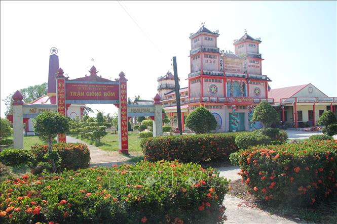 Khuôn viên Di tích Giồng Bốm. Ảnh: Chanh Đa - TTXVN