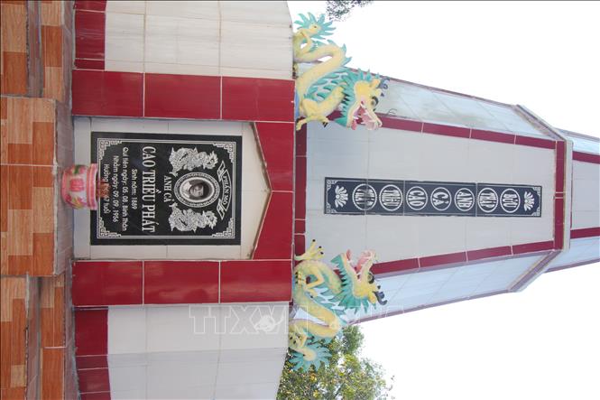 Phần mộ cụ Cao Triều Phát trong khuôn viên khu Di tích quốc gia Địa điểm Trận Giồng Bốm. Ảnh: Chanh Đa - TTXVN