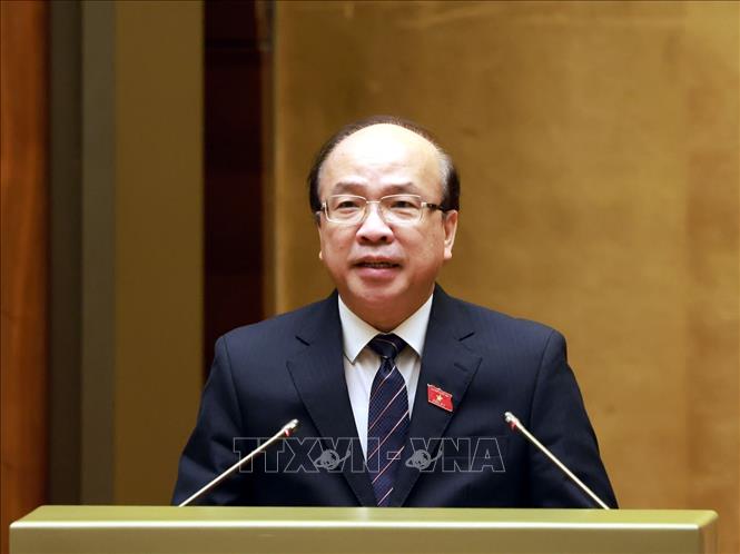 Ủy viên Ủy ban Thường vụ Quốc hội, Chủ nhiệm Ủy ban Pháp luật và Tư pháp của Quốc hội Phan Chí Hiếu trình bày Báo cáo giải trình, tiếp thu, chỉnh lý dự thảo Nghị quyết về việc thành lập thành phố Đồng Nai trực thuộc Trung ương. ẢNh: Tuấn Anh - TTXVN