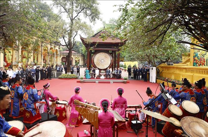 Chương trình biểu diễn nghệ thuật chào mừng Tổng thống Hàn Quốc Lee Jae Myung và Phu nhân do Tổng Bí thư, Chủ tịch nước Tô Lâm và Phu nhân Ngô Phương Ly chủ trì. Ảnh: Thống Nhất – TTXVN