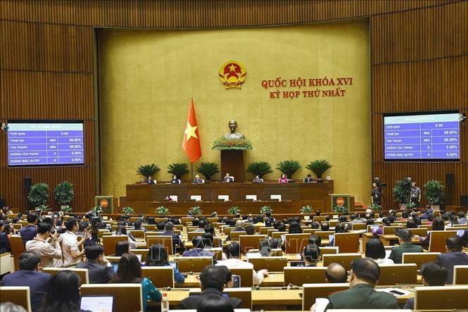 Quốc hội biểu quyết thông qua Nghị quyết về kế hoạch phát triển kinh tế - xã hội 05 năm giai đoạn 2026 - 2030. Ảnh: Doãn Tấn - TTXVN