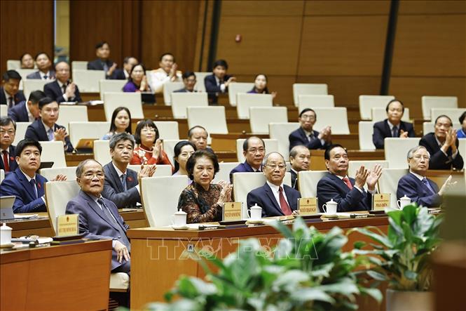 Các đồng chí lãnh đạo, nguyên lãnh đạo Đảng, Nhà nước dự bế mạc kỳ họp. Ảnh: Doãn Tấn - TTXVN