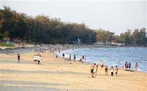 Du lịch biển tiếp tục “lên ngôi” trong dịp nghỉ lễ