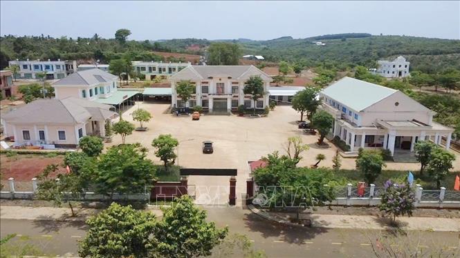 Trụ sở UBND xã Bom Bo (Đồng Nai) khang trạng, rộng rãi, sạch đẹp. Ảnh: Nhật Bình – TTXVN