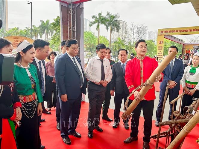 Lãnh đạo Trung ương và thành phố Hà Nội tham dự Lễ kỷ niệm 80 năm Ngày truyền thống cơ quan quản lý nhà nước về công tác dân tộc. Ảnh: Hùng Mạnh - TTXVN