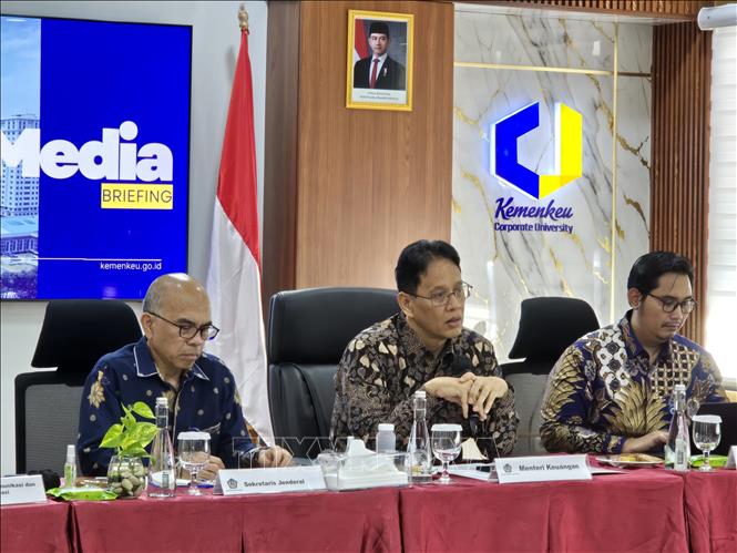 Bộ trưởng Tài chính Indonesia Purbaya Yudhi Sadewa đưa ra nhiều phát biểu trấn an dư luận, trong bối cảnh xuất hiện thông tin Indonesia vừa từ chối các đề nghị tín dụng quy mô lớn từ Quỹ Tiền tệ Quốc tế (IMF) và Ngân hàng Thế giới.
Ảnh: Lê Minh Hưởng - Pv TTXVN tại Indonesia