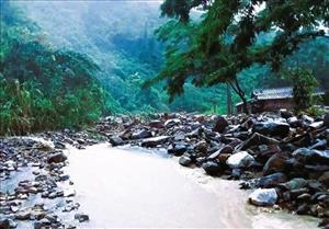 Cục bộ mưa to trong đêm, Nghệ An - Quảng Ngãi đề phòng dông sét, lũ quét và sạt lở đất