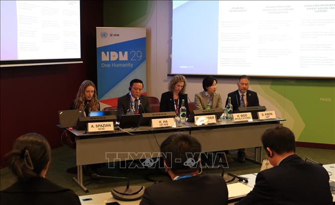 Trung tâm Hành động Bom mìn Quốc gia Việt Nam (VNMAC) phối hợp cùng nhiều cơ quan chức năng tham dự sự kiện. Ảnh: Anh Hiển - PV TTXVN tại Thụy Sĩ 