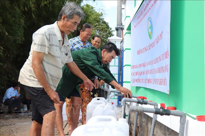 Thành phố ưu tiên hàng đầu việc đảm bảo nước sinh hoạt cho người dân vùng nông thôn, các cơ sở y tế, giáo dục trong các tháng cao điểm nắng nóng. Ảnh: Thu Hiền - TTXVN