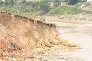 Sạt lở bờ sông Pô Kô – nỗi lo trước mùa mưa bão