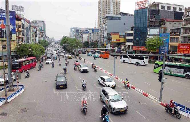 Khu vực Ngã Tư Sở, giao thông thông thoáng trái với thường ngày. Ảnh: Phạm Kiên - TTXVN